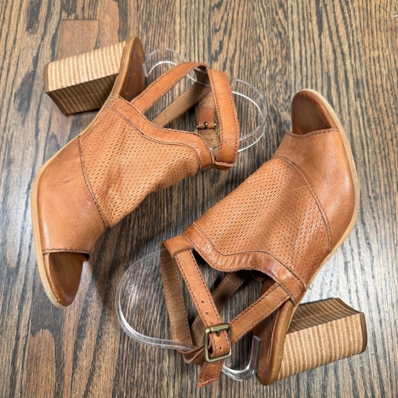 Miz Mooz NYC Whiskey Brown Leather Peep-toe Block Heel Sandals size 38 (7.5-8) - Picture 6 of 8